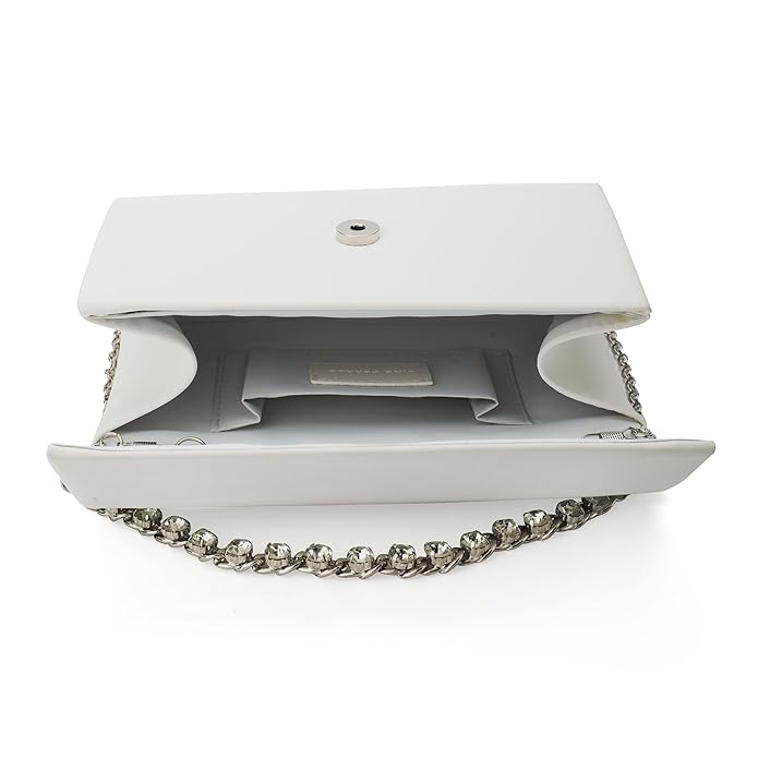 Party White Clutch – Elegant Style for Every Occasion